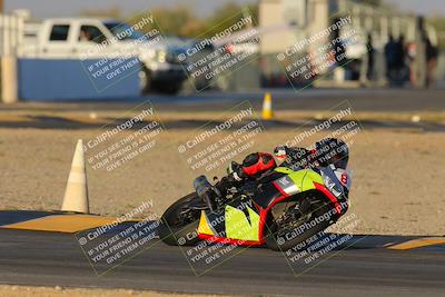 media/Nov-19-2023-CVMA (Sun) [[1f3d1b7ccb]]/Race 18 Supersport Middleweight/